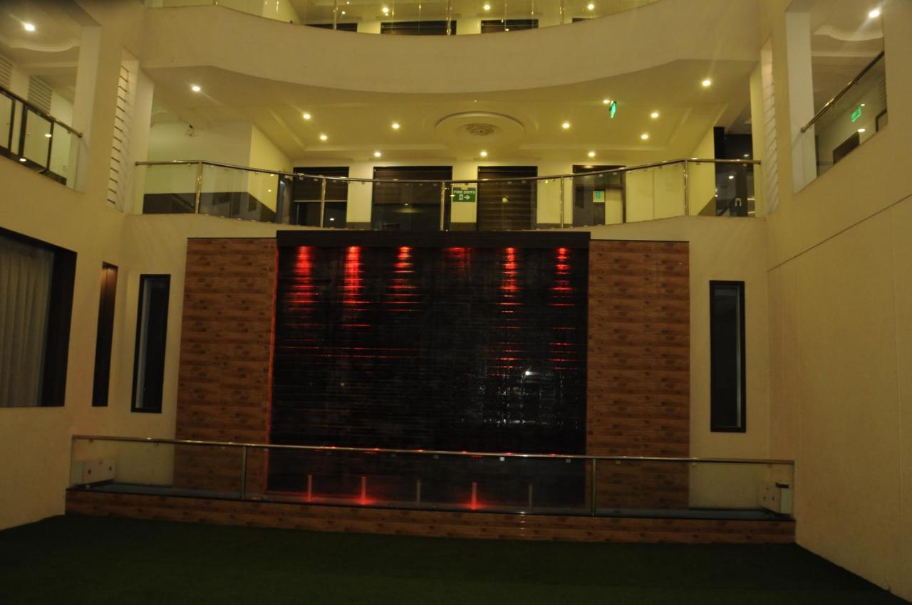 Daksh The Madhuvan Suites Dwarka Kültér fotó