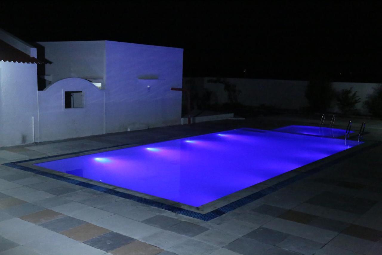 Daksh The Madhuvan Suites Dwarka Kültér fotó